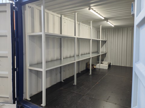 Conteneur 20' electricité et étagères